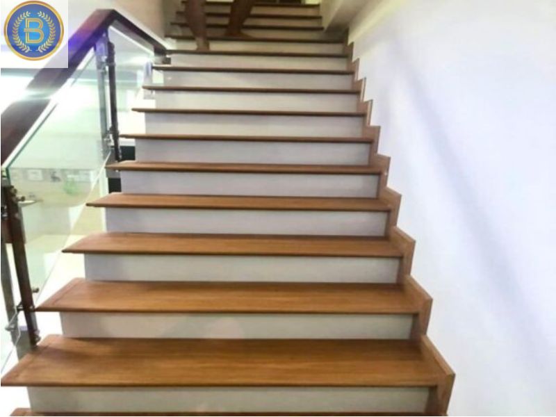 Hoàn thiện công trình Mặt bậc cầu thang cho khách tại Biên Hòa